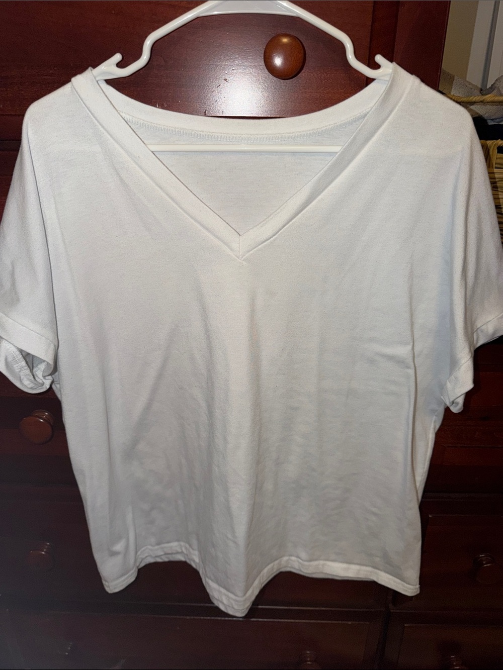 SHEIN White V-Neck Short Sleeve Tee